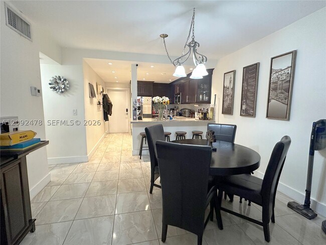 Building Photo - 450 Paradise Isle Blvd