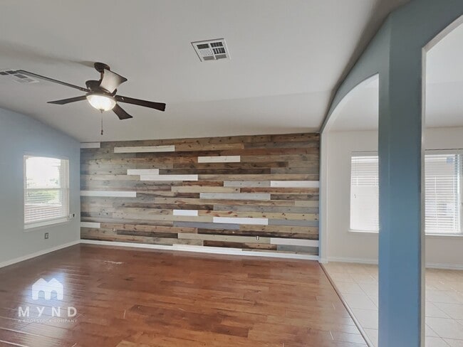 Building Photo - 286 Nandina Dr