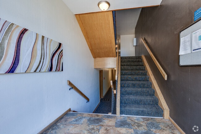 Rear Entrance - Groveland Terrace