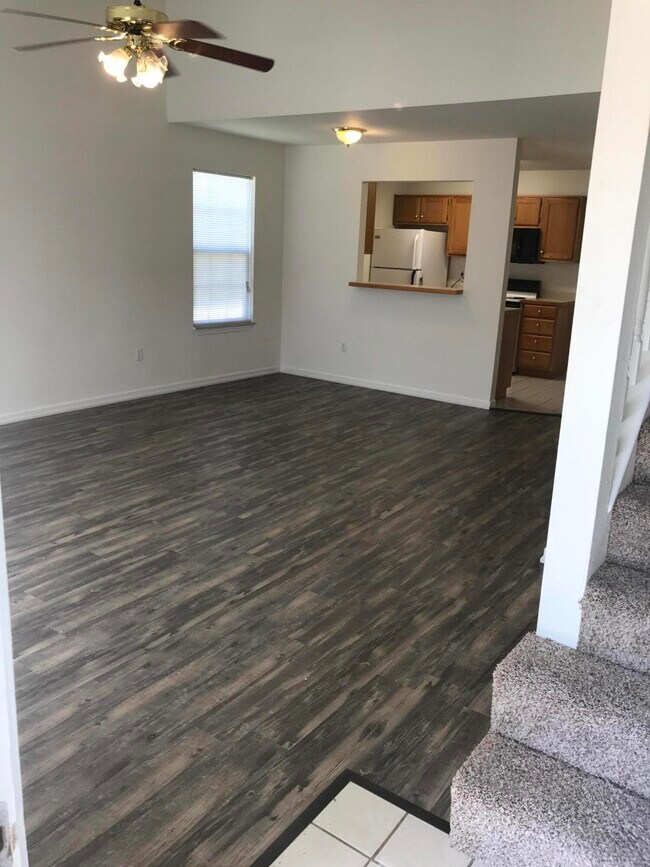Building Photo - 1406 N Frideriki Dr