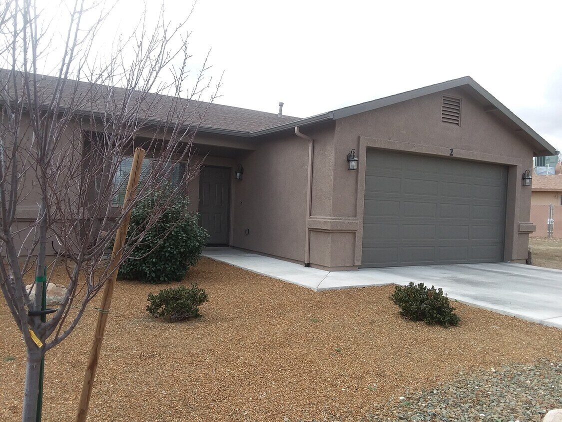 9100 E Whipsaw Ln, Prescott Valley, AZ 86314 Townhome Rentals in
