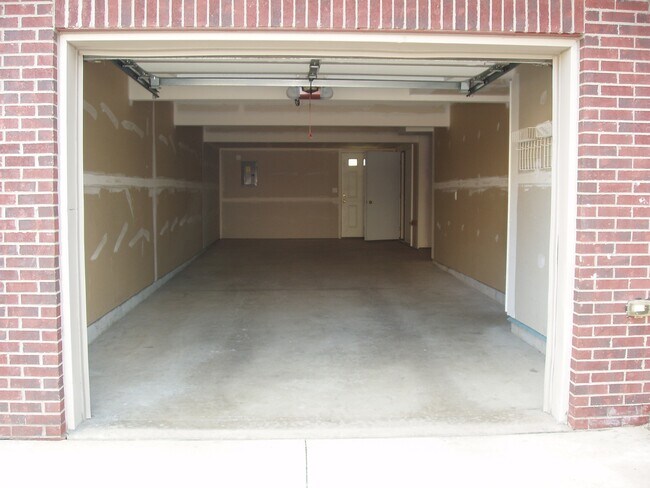 Building Photo - 2149 Knotty Pine Tr