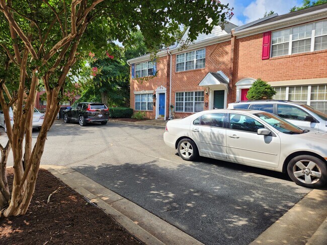 Photo - 4422 S Four Mile Run Dr Townhome