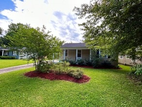 Building Photo - 1711 Marshall Dr