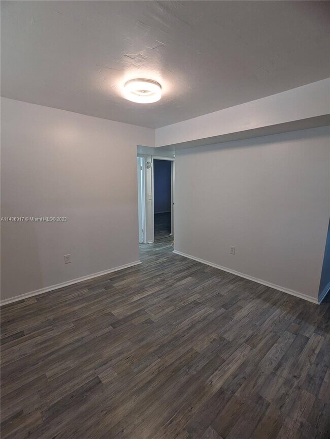 Building Photo - 3390 Foxcroft Rd