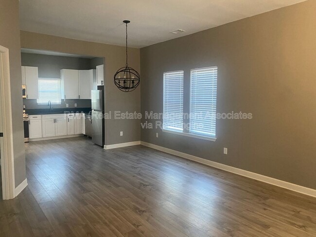 Foto del edificio - 609 N Hill St