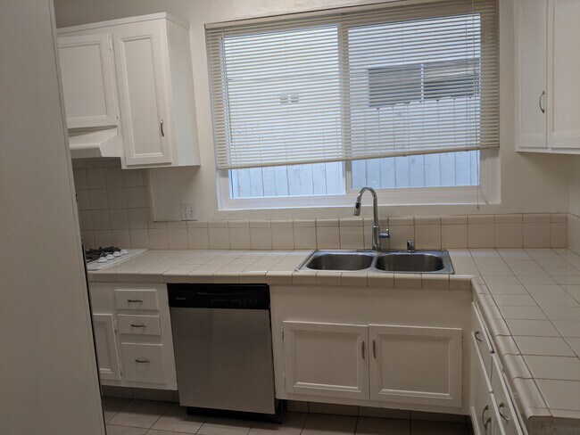 Foto del edificio - 11681 Gorham Ave