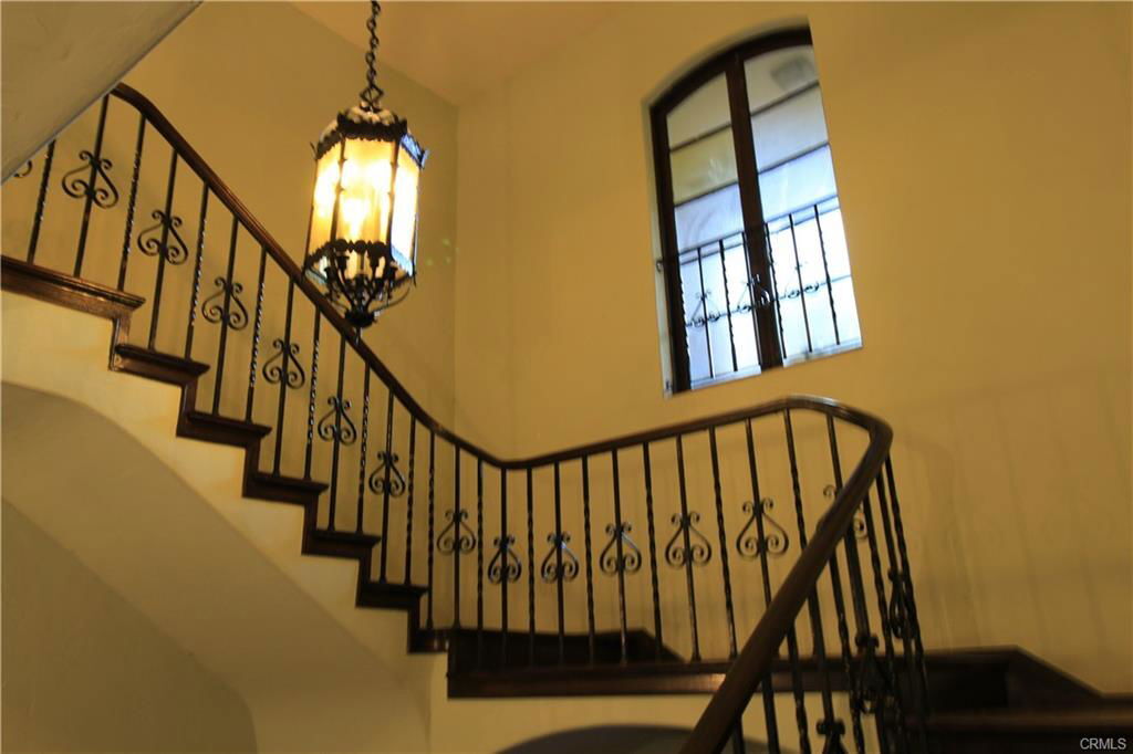 Building Photo - 248 S Orange Grove Blvd