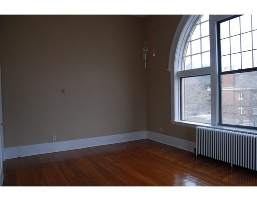 Building Photo - 60 Hopedale St