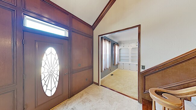 Building Photo - Beautiful Large 3 Bedroom 2.5 Bath Home in...