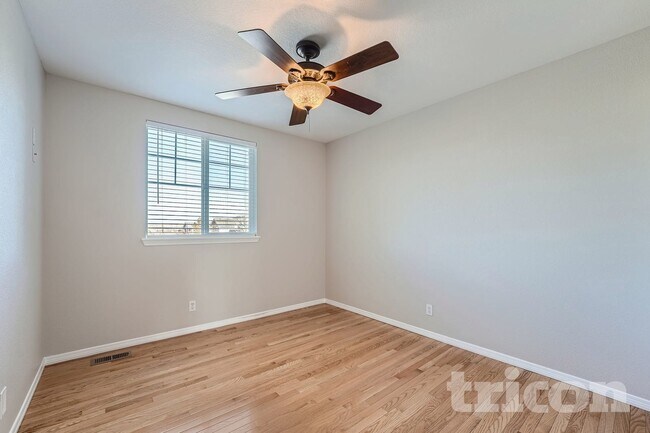 Building Photo - 1220 Sunset Way