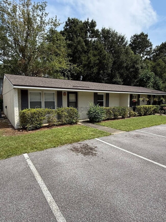 Building Photo - 3751 E Olive Rd