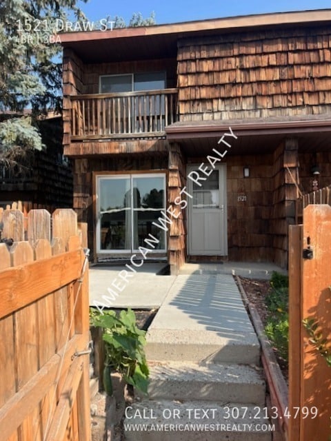Building Photo - 1521 Draw St