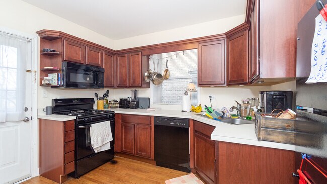Foto del edificio - 5408 N Campbell Ave