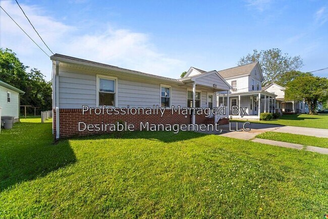 Building Photo - 3717 Victoria Blvd