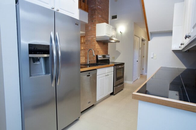 Foto del edificio - Stratton Forest Condo