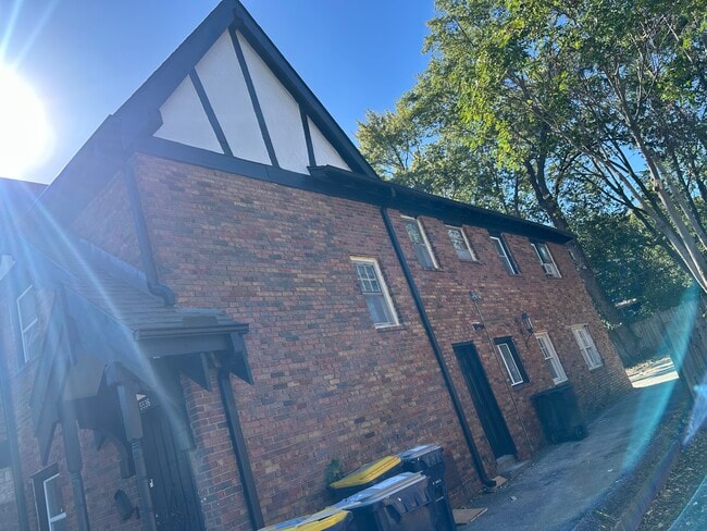 Building Photo - 5536 Paseo Blvd