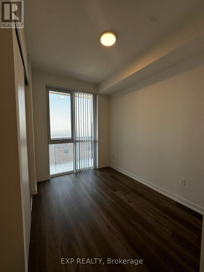 Photo du bâtiment - 225 Commerce St