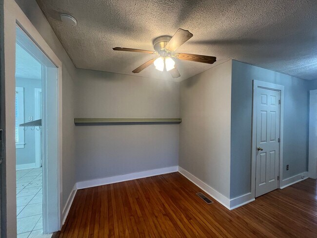 Building Photo - 3 Bedroom Home in Potter Gray School District