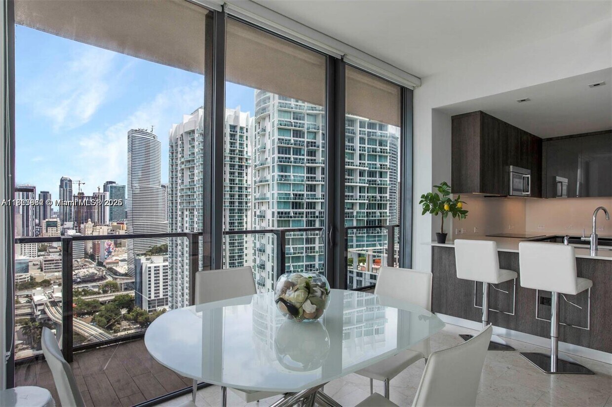 Foto principal - 68 SE 6th St