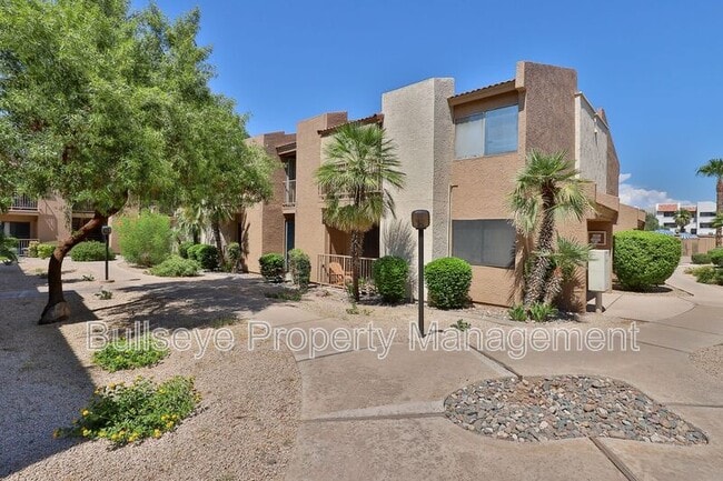 Building Photo - 1111 E University Dr