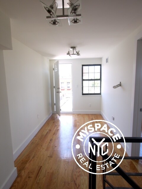 Building Photo - 938 Lafayette Ave