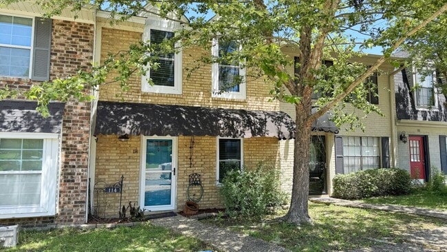 Building Photo - 114 Westchase Dr