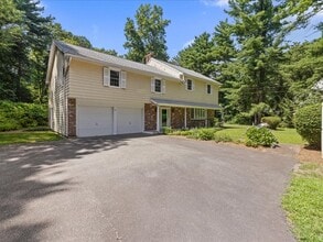 Building Photo - 15 Woodridge Rd