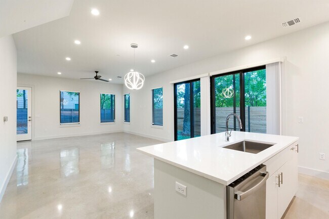 Foto del edificio - 1116 Walton Ln