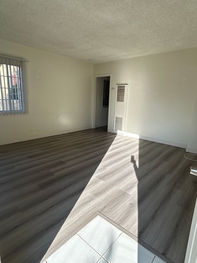 Building Photo - 608 N Orange Ave