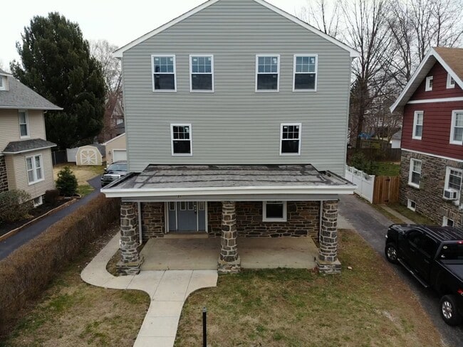 Building Photo - 21 S Harwood Ave