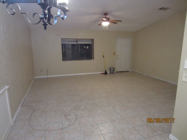 Building Photo - 2325 Tina Dr