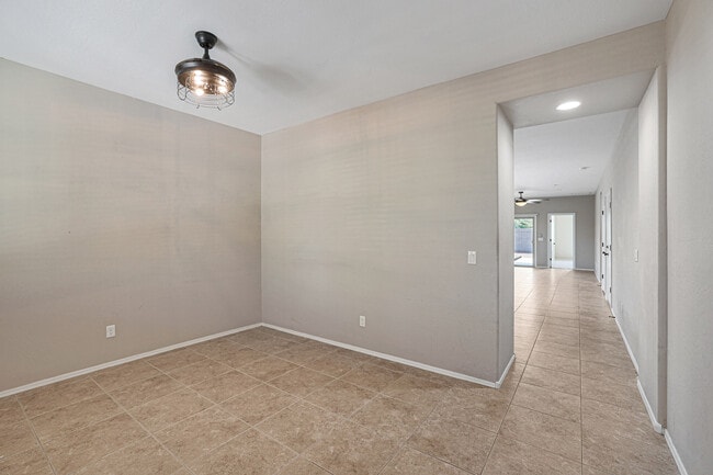 Building Photo - 14903 W Georgia Dr