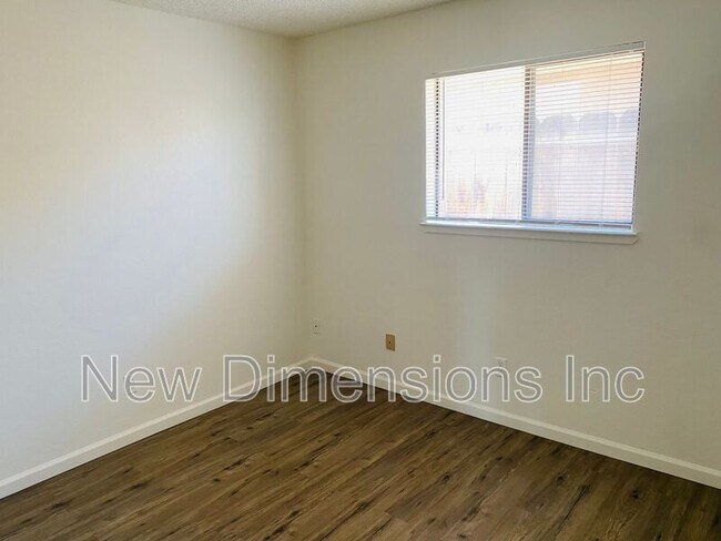 Foto del edificio - 190 N Nevada St