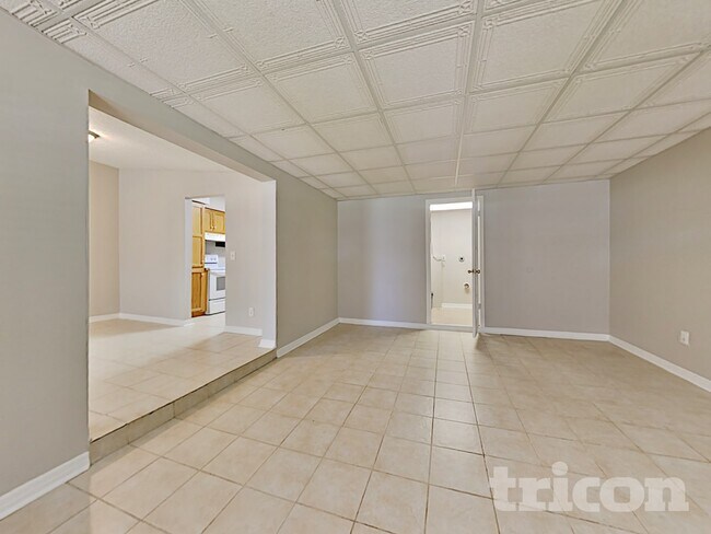 Foto del edificio - 11249 Emuness Rd