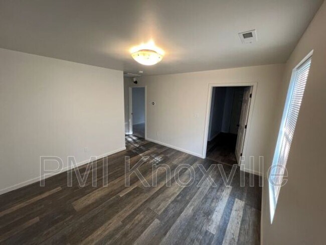 Foto del edificio - 2340 Boxwood Ln NE