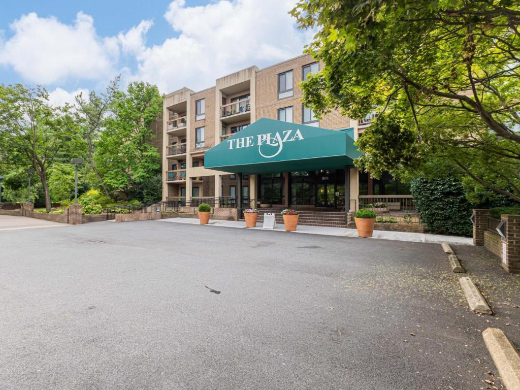 Photo - 801 N Howard St, 305