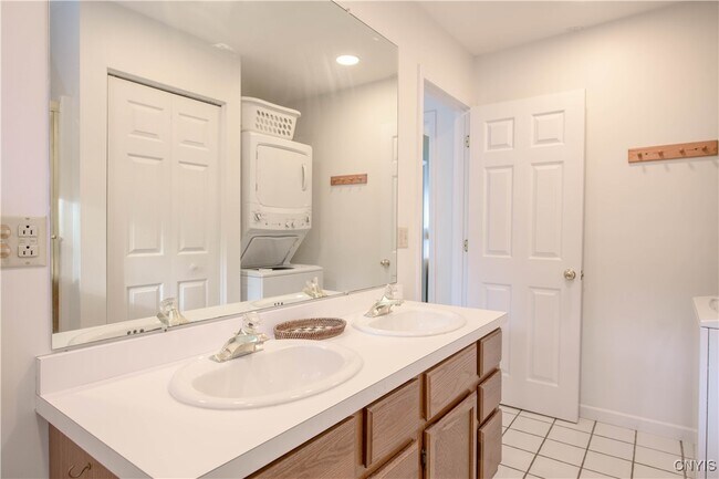 Foto del edificio - 1258 Greenfield Ln