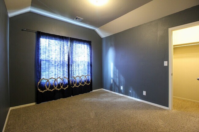 Foto del edificio - Custom Built 4 Bedroom In Southern Reserve...