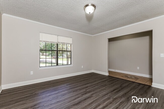 Building Photo - 721 Green Forest Rd