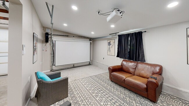 Foto del edificio - 9 Birch Dr