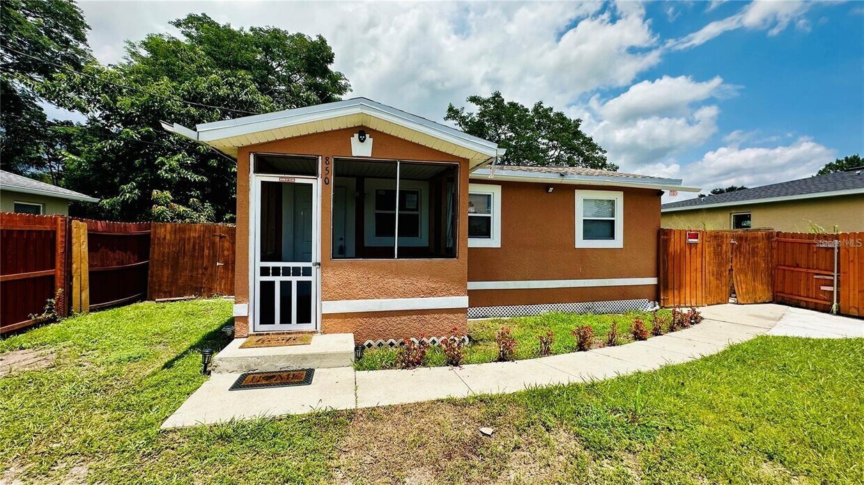 Foto principal - 850 E 19th St