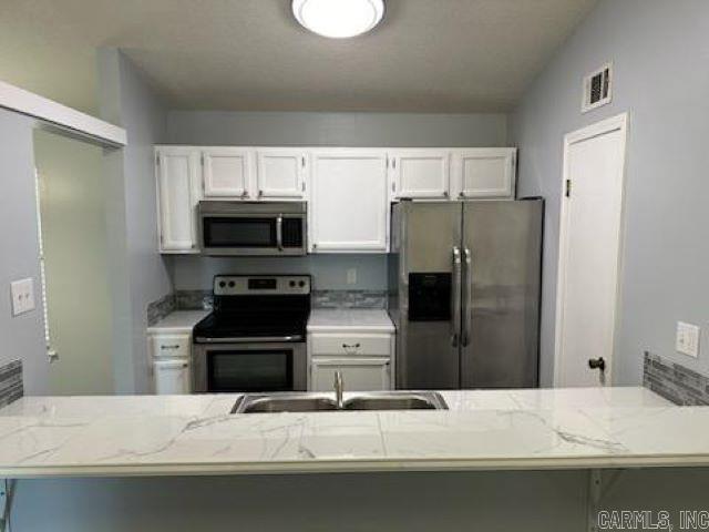 Foto del edificio - 4 Oak Point Ct