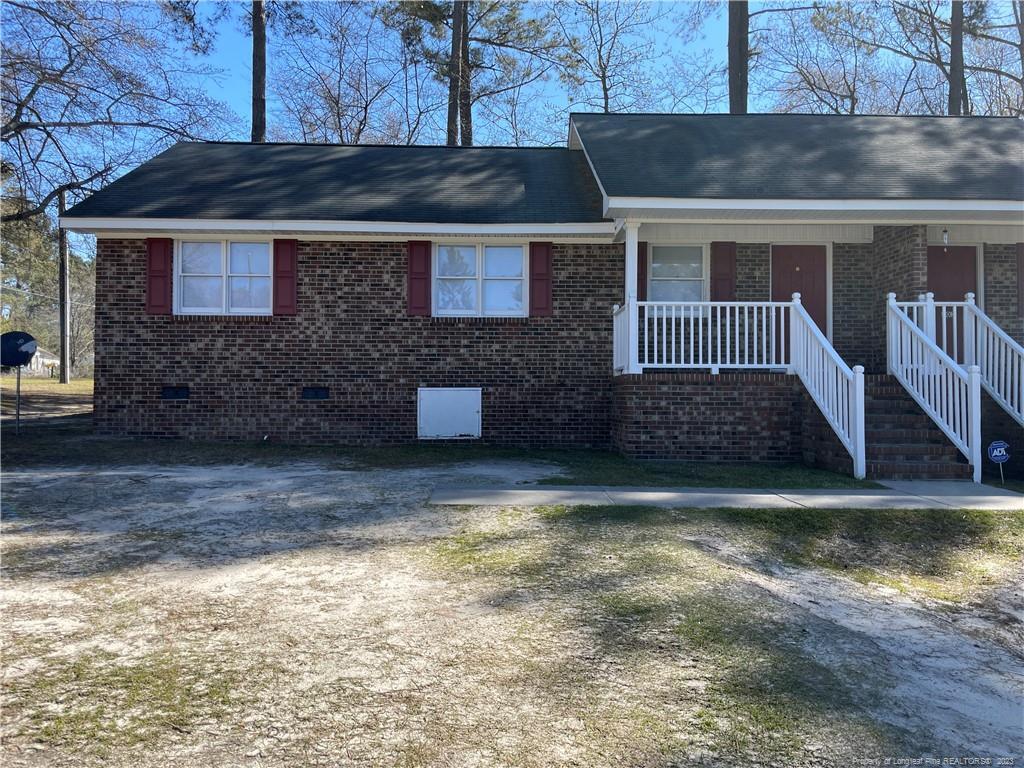 401 W 8th Ave, Raeford, NC 28376 Room for Rent in Raeford, NC