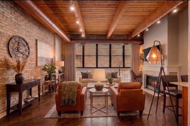 Building Photo - 3201 N Ravenswood Ave