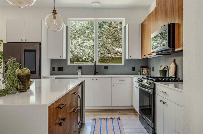 Foto del edificio - 4405 Jinx Ave