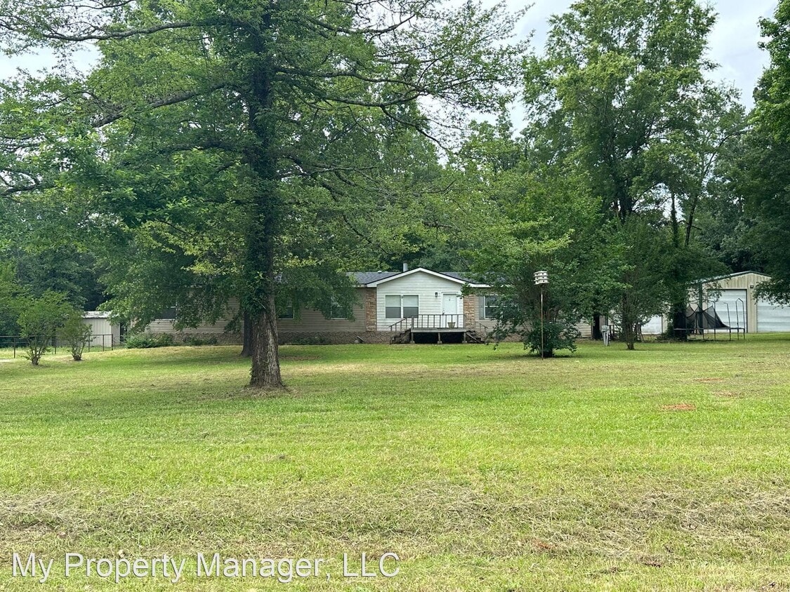 4 br, 3 bath House 127 Dennig Drive House Rental in Benton, LA