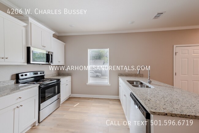 Foto del edificio - 4206 W Charles Bussey Ave