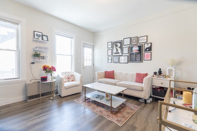 Foto del edificio - 100 H St