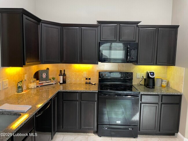 Foto del edificio - 7029 34th Pl